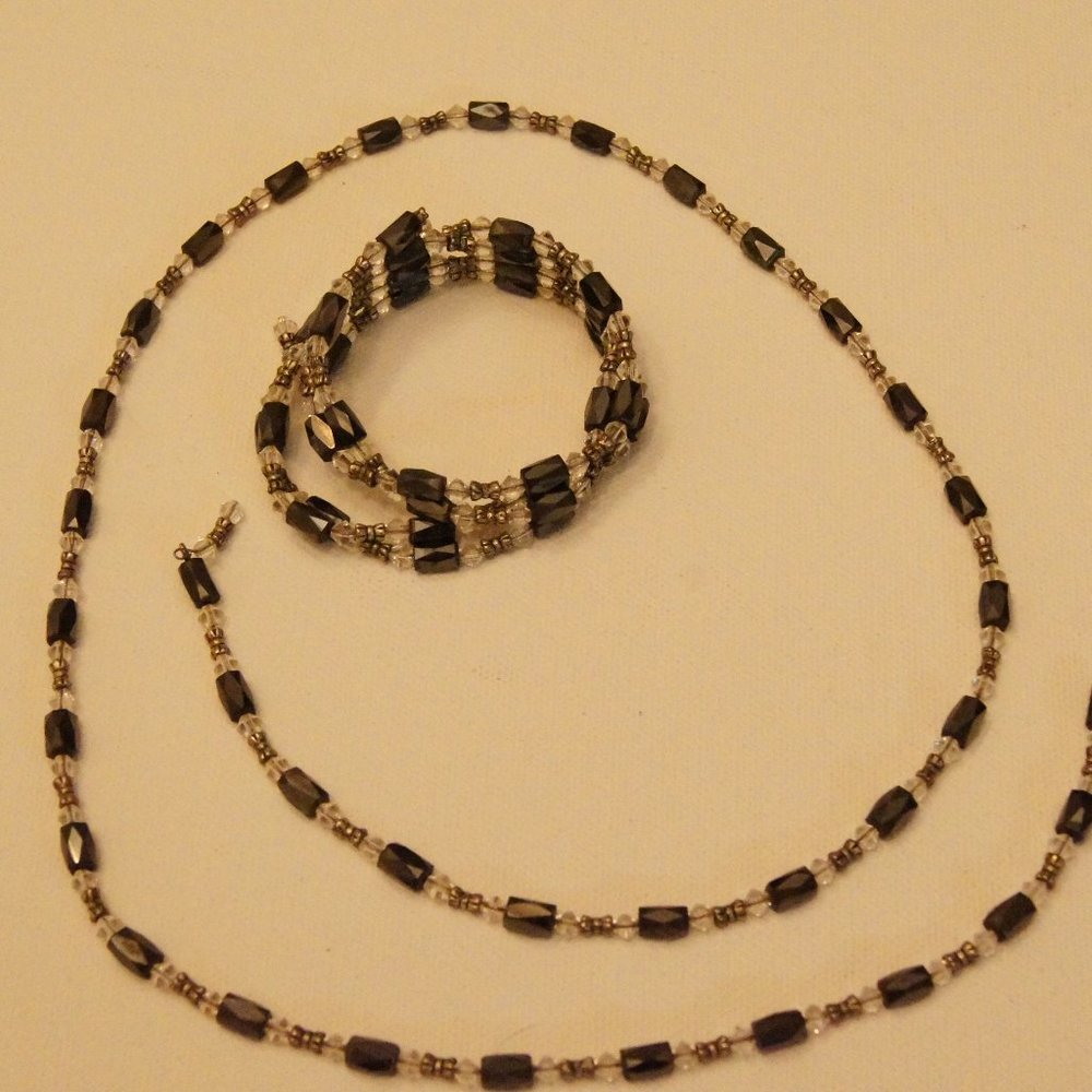 Magnetic Wrap Bracelet Black and silver beads 36"